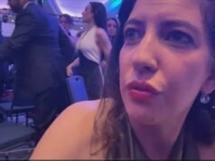 “Nos barricamos com cadeiras”: Veja a expressão triste de um jornalista que esteve presente no jantar dos repórteres