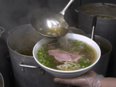 Phở Hùng de Portland oferece um legado familiar de comida caseira vietnamita