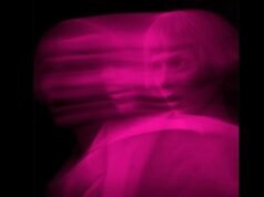 Come Closer de Tomora é uma carta de amor extasiante à dance music dos anos 90