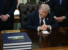 Trump rejeita prazo para guerra no Irã com mensagem ‘não me apresse’