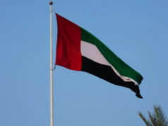 Guerra na Ásia Ocidental: edifício Oracle em Dubai atingido por destroços de ataque aéreo