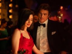 Anne Hathaway morde Dakota Johnson até sangrar