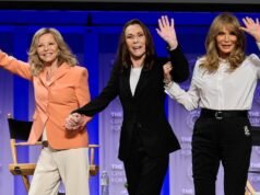 Estrelas de TV de Charlie’s Angels se reúnem para o 50º aniversário