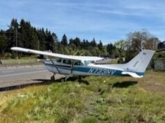 Nenhum ferimento foi relatado depois que o pequeno avião particular pousou em uma rodovia de Washington