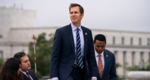 Democrata da Câmara: o controle do Estreito de Ormuz pelo Irã é ‘mais estrategicamente importante’ do que as armas nucleares