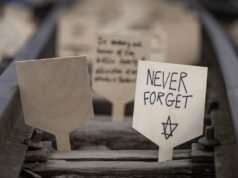 15% da pesquisa de Long Island acredita que o Holocausto é “exagerado”