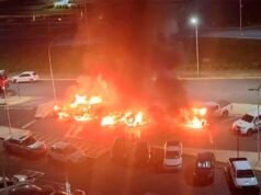 Ele queimou seis carros de luxo porque encontrou mensagens de outras mulheres em seu telefone