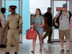 Filha de Lynette Hooker critica padrasto por abandonar busca nas Bahamas