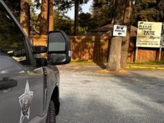 O proprietário de um parque animal na costa do Oregon se declarou culpado de 47 acusações, incluindo negligência com animais