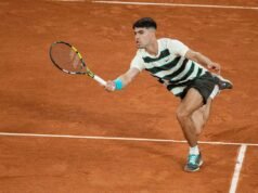 Carlos Alcaraz anunciou que perderá o Aberto da França devido a uma lesão no pulso