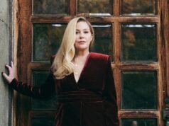 Christina Applegate diz que está ficando mais forte em meio a problemas de saúde contínuos