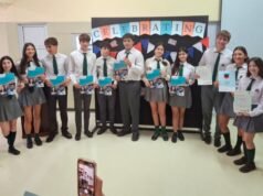 Escola Hermano Hermas concedeu certificados de Cambridge e comemorou o esforço de seus alunos