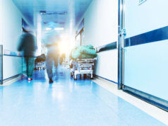 O governo anuncia novas medidas para lidar com os cuidados nos corredores