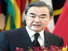 China pede navegação livre no Estreito de Ormuz em resposta à ameaça de Trump