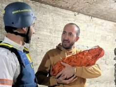 Bebê israelense foi levado às pressas para abrigo antiaéreo em Tel Aviv imediatamente após nascer