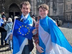 Os jovens escoceses começam a votar a partir dos 16 anos, conforme sugerido por QS e NDP aqui