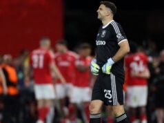 Aston Villa del Dibu Martínez perdeu por 1 a 0 no jogo de ida das semifinais da Liga Europa