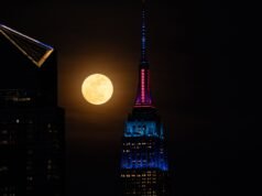 Lua cheia deslumbrante de abril de 2026, ‘lua rosa’ ilumina os céus ao redor do mundo (fotos)