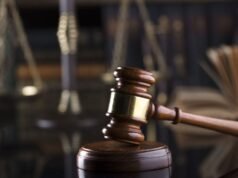 Oregon contrata deputados do grande júri justificados com força letal contra suspeito de violência doméstica