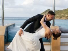 A ex-aluna de ‘The Bachelor’, Sarah Trott, comemora seu próximo casamento com uma viagem combinada de bacharelado e despedida de solteira