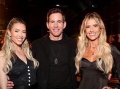 Christina Hawk e Heather Ray El Moussa surpreendem de biquíni durante o dia da família à beira da piscina