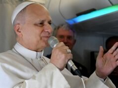 ‘Não estou nem um pouco interessado’: Papa refuta alegação de que teve uma discussão com Trump