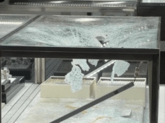 ‘Caixas de vidro quebradas’: a polícia de Tigard investiga assalto à mão armada na Kay Jewellers do Washington Square Mall