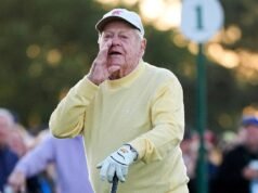 Jack Nicklaus quase acertou os clientes do Masters com uma tacada cerimonial errônea