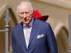 Rei Charles pula a mensagem de Páscoa depois de entregá-la no Ramadã