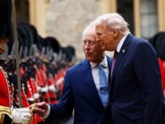 A visita do rei Carlos é vista como fundamental para preservar os laços entre Reino Unido e EUA em meio à disputa com o Irã