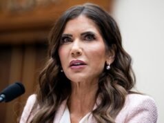 O marido de Christy Noem foi acusado de levar uma vida secreta, aumentando o temor de chantagem