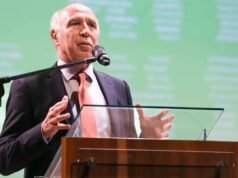 Riccardo Lorenzetti reuniu-se com jornalistas nos tribunais antes de apresentar seu livro