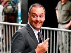 O filho de um dos aposentados que vendeu o apartamento para Adorni foi chamado para depor.