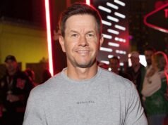 A estrela de “Balls Up”, Mark Wahlberg, diz que as crianças enfrentam “bagagem” com um pai famoso