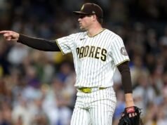 MLB diz que os árbitros podem ter errado na saga da bola suja na nona entrada do jogo Padres-Cubs