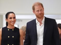 Príncipe Harry e Meghan Markle viajam em classe executiva para a Austrália e não tiram fotos no aeroporto