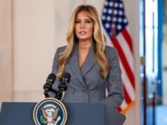 Melania Trump nega caso de Epstein durante discurso na Casa Branca