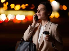 Beber café à noite pode aumentar comportamentos de risco, especialmente em mulheres