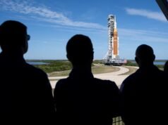 O que os cientistas esperam aprender com o histórico sobrevoo lunar da Artemis 2 da NASA?