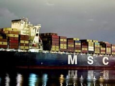 Fontes dizem que o Irão está a mover os navios porta-contentores que apreendeu no Estreito de Ormuz em direcção ao porto.