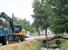 O município retirou os resíduos lançados nos bueiros das avenidas Aguirre e del Trabajo.