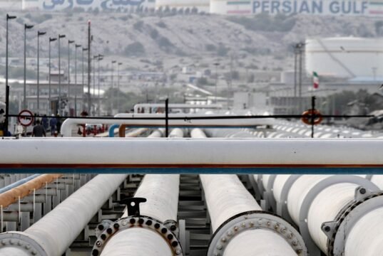 Um ex-conselheiro de Obama alertou que o Irã poderia atacar instalações petrolíferas do Golfo devido a um bloqueio