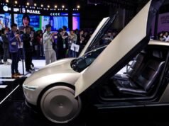 O robotax cibercab da Tesla entrou em produção, diz Elon Musk