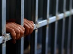 França: Um pai é acusado de sequestrar seu filho em uma van por mais de um ano