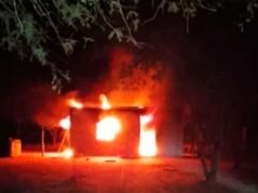 Uma casa na área de Vakasnioj foi completamente destruída