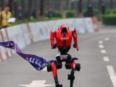 Robô humanóide bate recorde de meia maratona na China.