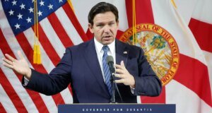 DeSantis assina projeto de lei contra o extremismo islâmico nas universidades da Flórida