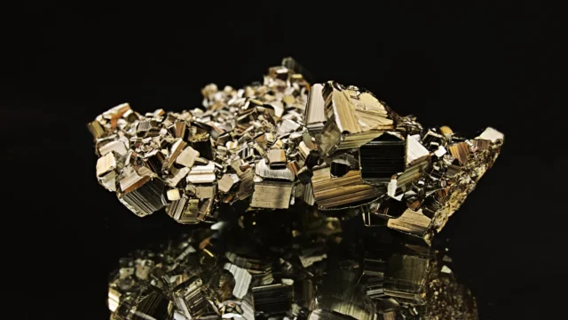 shiny-pyrite-with-mirror-reflection.webp.webp
