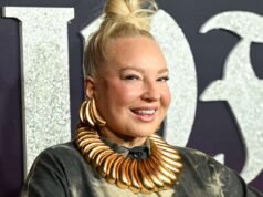 Sia fala sobre um pagamento de pensão alimentícia “incrivelmente alto” de US$ 40 mil por mês e diz que está “tentando comprar a paz” enquanto se divorcia.