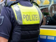 Criança e mãe de três mortos com um ovo de Páscoa em um olmo, na Alemanha World News